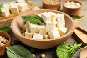 N�v�nyi feh�rj�k: Teljes �tmutat� a forr�sokr�l �s az el�ny�kr�l.